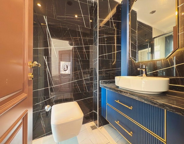 Квартира 2 + 1 з прямою близькістю до моря в районі Оба