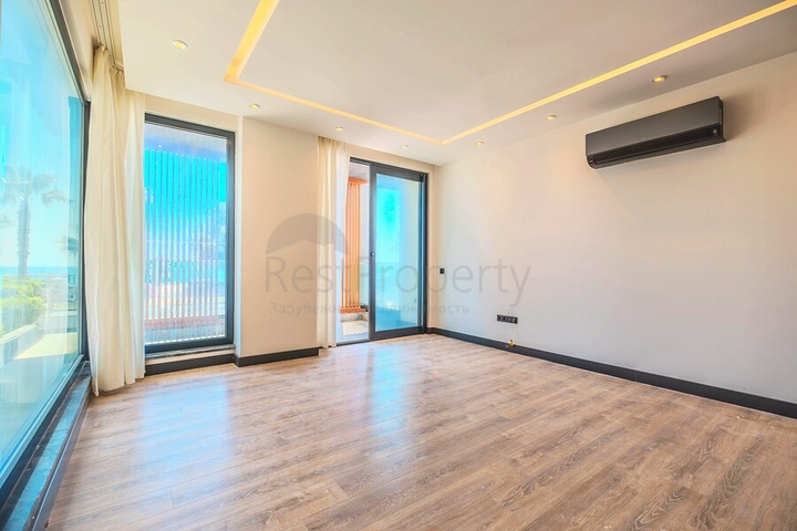 Квартира 2 + 1 з прямою близькістю до моря в районі Оба