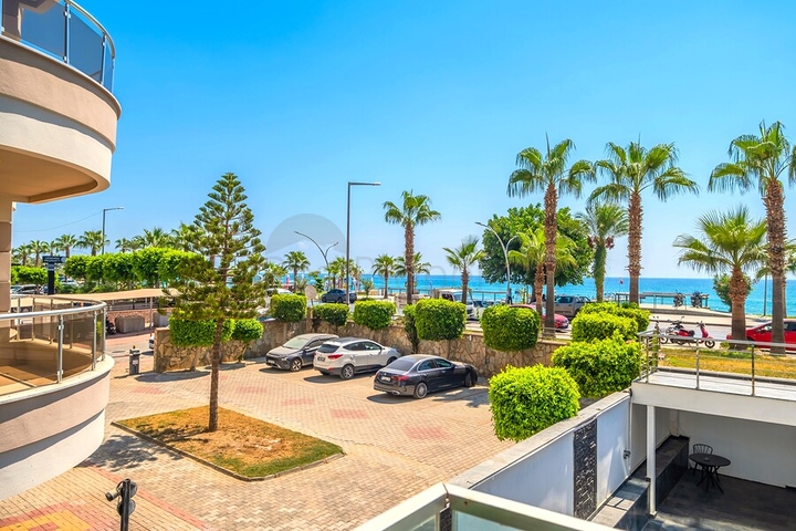 Квартира 2 + 1 з прямою близькістю до моря в районі Оба