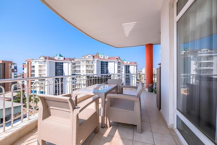 Квартира 2 + 1 з видом на море в районі Джікджіллі