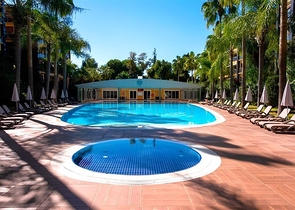 Простора квартира 3 + 1 з окремою кухнею біля моря в центрі Аланії