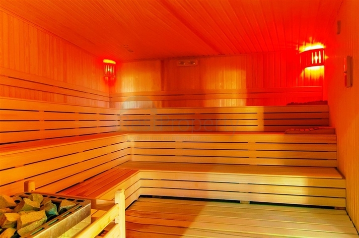 Сучасна квартира 1 + 1 в районі Кестель