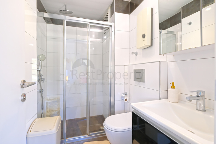 Сучасна квартира 1 + 1 в районі Кестель