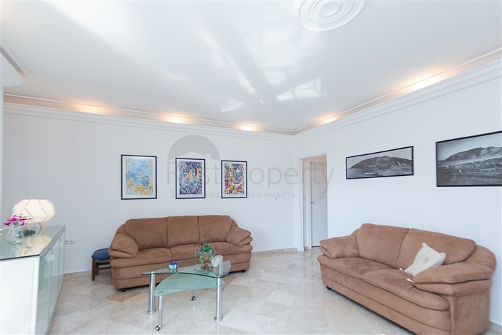 Простора квартира в Джікджіллі з розвиненою інфраструктурою