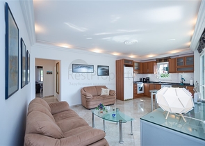 Простора квартира в Джікджіллі з розвиненою інфраструктурою