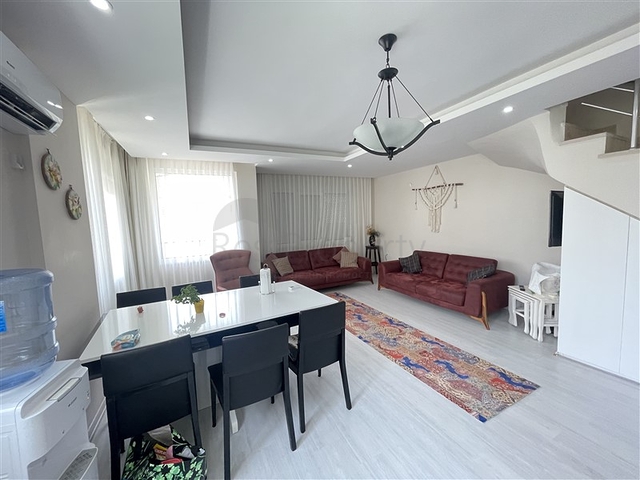 Просторий пентхаус в Джікджіллі з видом на море