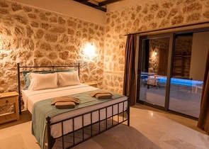 На продаж виставлені дві вілли в районі Каш-Анталія  На продаж виставлені дві вілли в районі Каш-Анталія