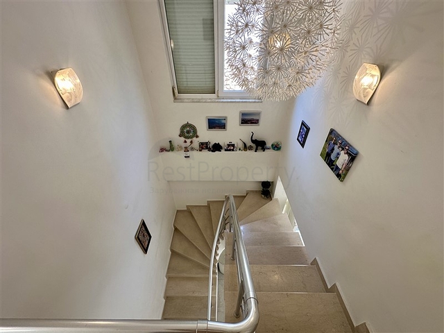 Простора вілла з панорамним видом на море в Аланьї