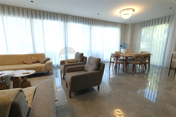 Сучасна вілла з панорамним видом на море в Каргиджаку