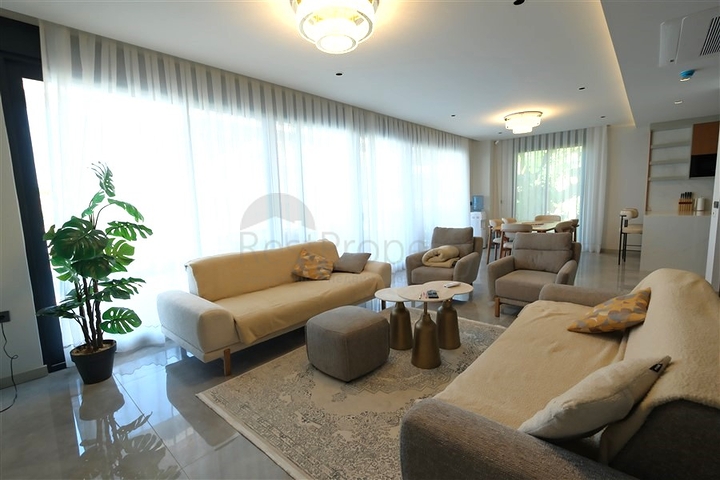 Сучасна вілла з панорамним видом на море в Каргиджаку