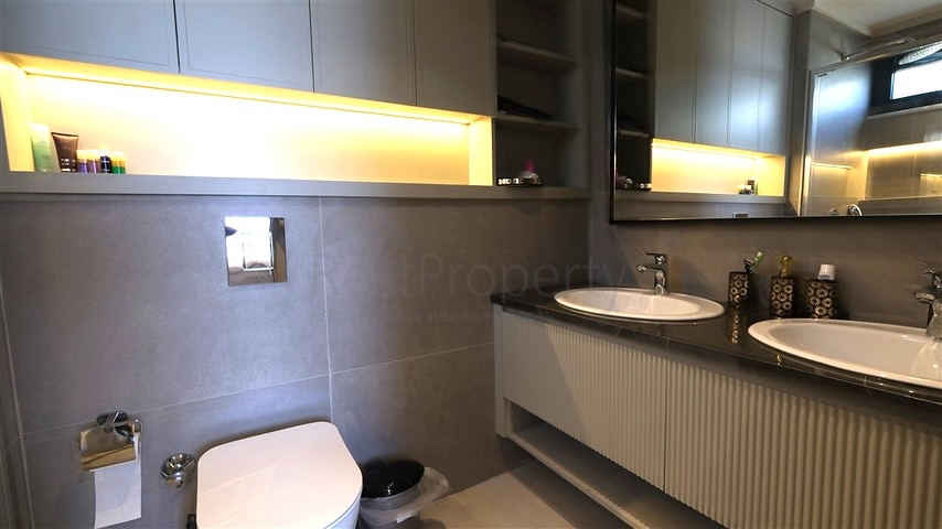 Сучасна вілла з панорамним видом на море в Каргиджаку