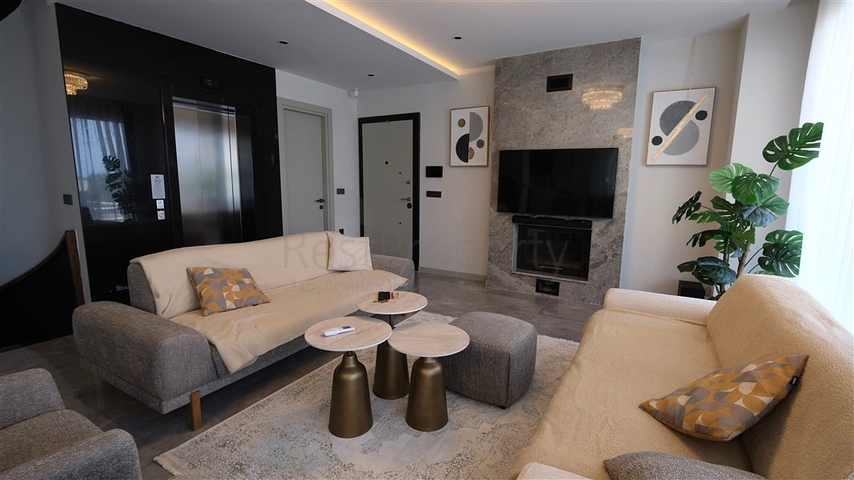 Сучасна вілла з панорамним видом на море в Каргиджаку