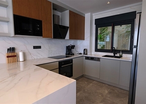 Сучасна вілла з панорамним видом на море в Каргиджаку