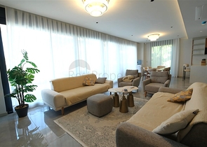 Сучасна вілла з панорамним видом на море в Каргиджаку