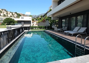 Сучасна вілла з панорамним видом на море в Каргиджаку