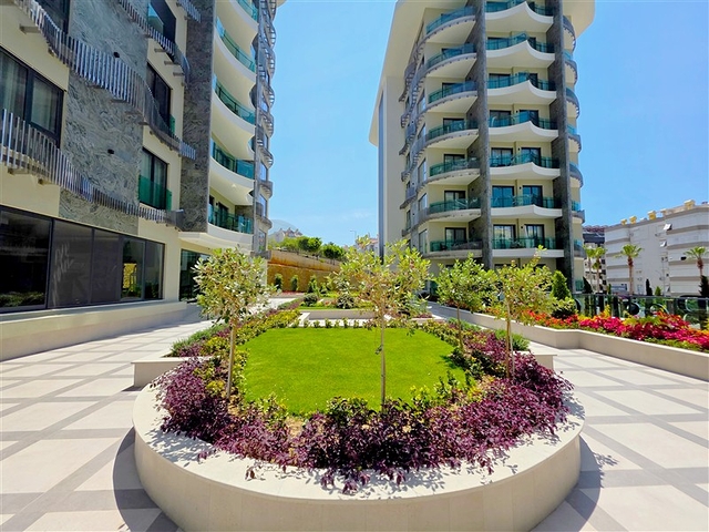 Затишна квартира біля моря з багатою інфраструктурою в Тосмурі