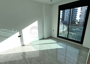 Затишна квартира біля моря з багатою інфраструктурою в Тосмурі