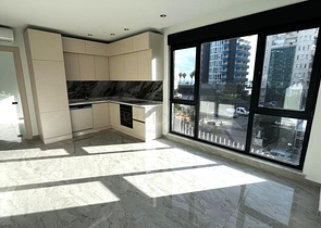 Затишна квартира біля моря з багатою інфраструктурою в Тосмурі