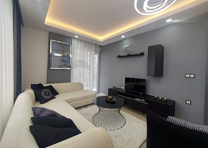 Затишна квартира 2 + 1 в сучасному комплексі в Махмутларі