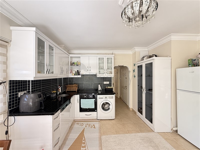 Простора квартира 1+1 всього в 100 метрах від моря в обидві