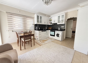 Простора квартира 1+1 всього в 100 метрах від моря в обидві