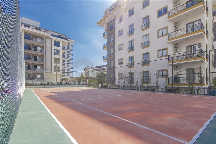 Сучасна квартира 1 + 1 в новому комплексі з басейном і спа-зоною в Махмутларі