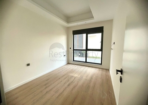 Сучасна квартира 1 + 1 в новому комплексі з басейном і спа-зоною в Махмутларі