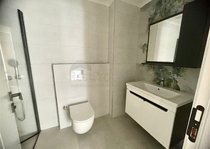 Сучасна квартира 1 + 1 в новому комплексі з басейном і спа-зоною в Махмутларі