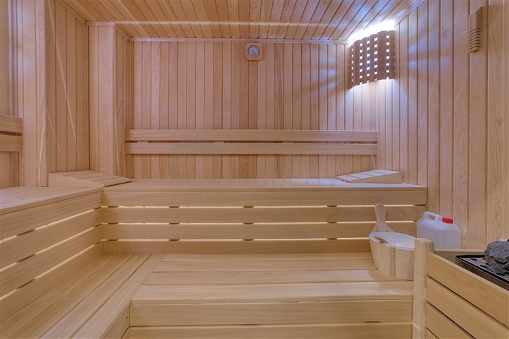 Простора вілла 4 + 1 з видом на море і власною інфраструктурою в Кестелі