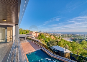 Простора вілла 4 + 1 з видом на море і власною інфраструктурою в Кестелі