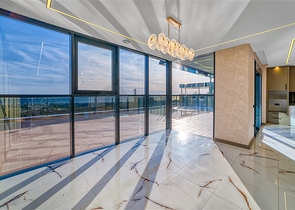 Простора вілла 4 + 1 з видом на море і власною інфраструктурою в Кестелі