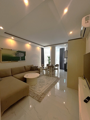 Сучасна квартира 1 + 1 в оренду в центрі Аланії поруч з пляжем