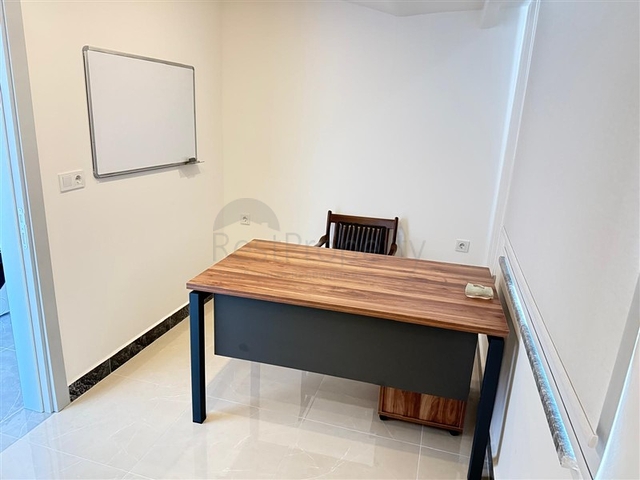 Пентхаус з двома спальнями і панорамними видами в сучасному комплексі району Оба