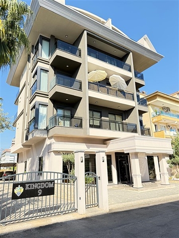 Пентхаус з двома спальнями і панорамними видами в сучасному комплексі району Оба