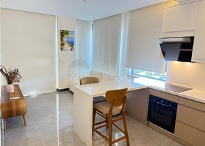 Пентхаус з двома спальнями і панорамними видами в сучасному комплексі району Оба