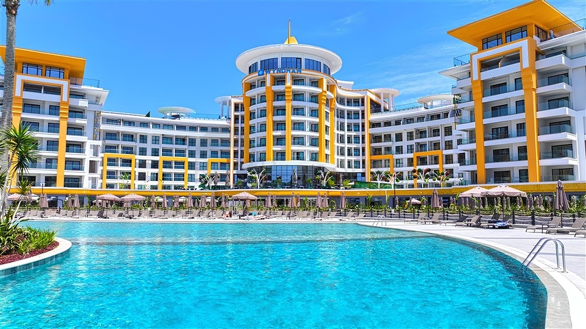 Сучасна квартира 2+1 в новому житловому комплексі біля моря в районі Тюрклер