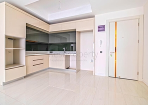 Сучасна квартира 2+1 в новому житловому комплексі біля моря в районі Тюрклер