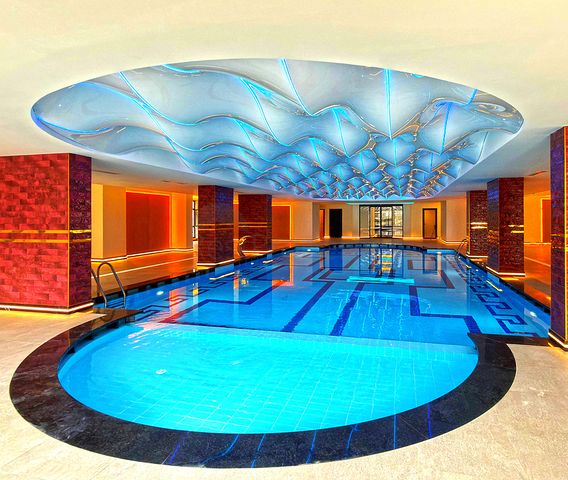 Простора квартира з сучасним дизайном в Махмутларі