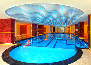 Простора квартира з сучасним дизайном в Махмутларі