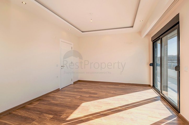 Пентхаус 6 + 1 з терасами в районі Оба