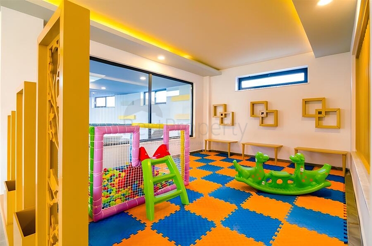 Пентхаус 6 + 1 з терасами в районі Оба