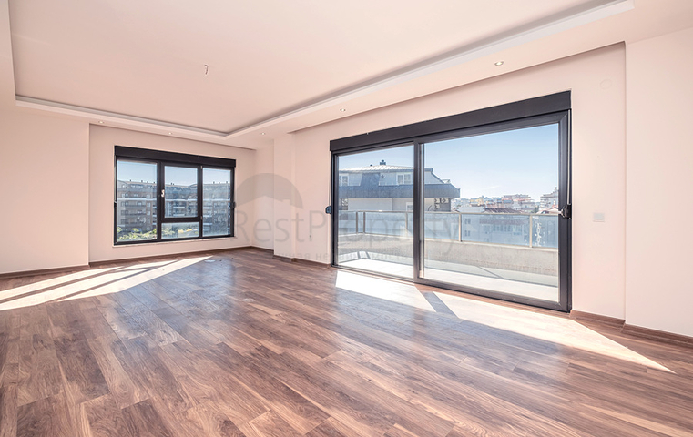 Пентхаус 6 + 1 з терасами в районі Оба