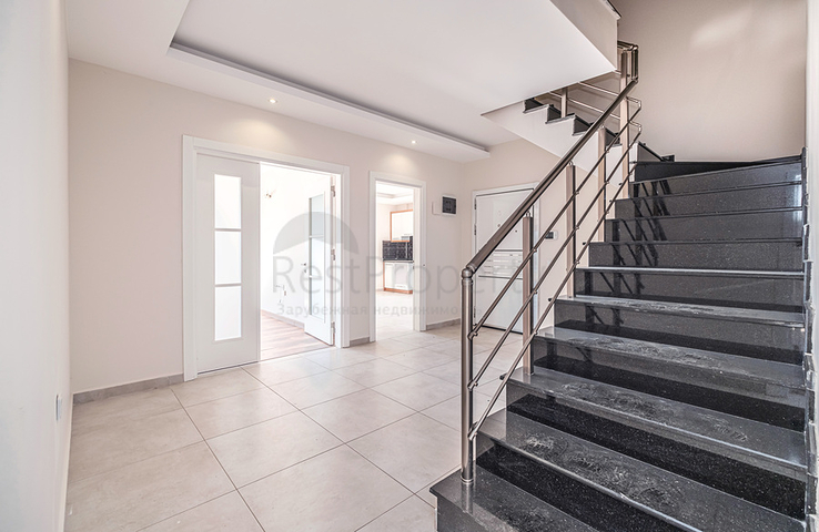 Пентхаус 6 + 1 з терасами в районі Оба