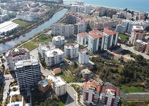 Затишна квартира 2 + 1 в сучасному житловому комплексі Тосмура