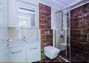 Затишна квартира 2 + 1 в сучасному житловому комплексі Тосмура