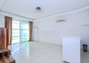 Затишна квартира 2 + 1 в сучасному житловому комплексі Тосмура