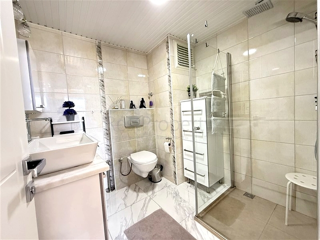 Затишна мебльована квартира 2+1 в доглянутому житловому комплексі