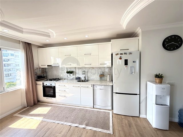 Затишна мебльована квартира 2+1 в доглянутому житловому комплексі