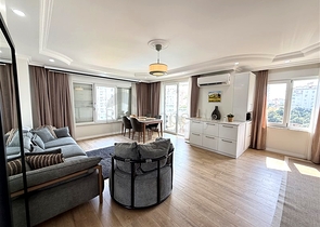 Затишна мебльована квартира 2+1 в доглянутому житловому комплексі