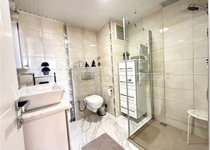 Затишна мебльована квартира 2+1 в доглянутому житловому комплексі